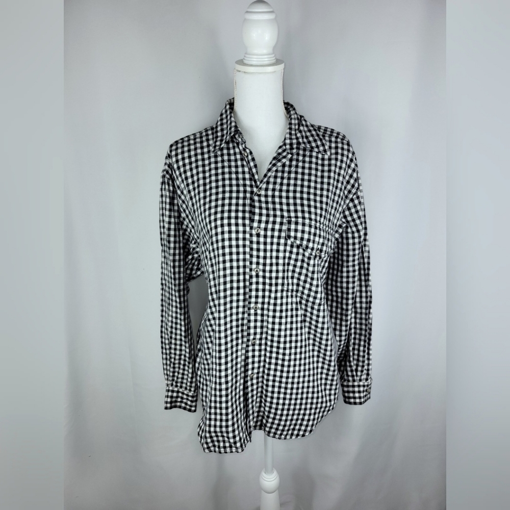 Lizwear Black and White Gingham Button up 90s vintage